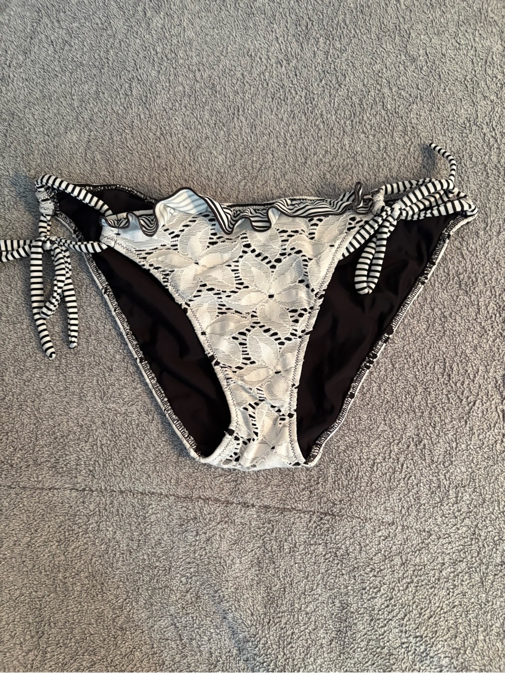 Victoria’s Secret Bikini Bottom Floral Stripe Ruffle Ties Medium Beachy Pool